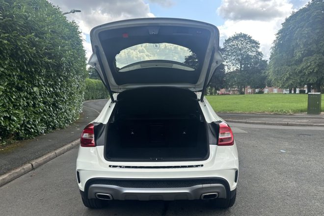 Mercedes-Benz GLA 200 AMG - 2017